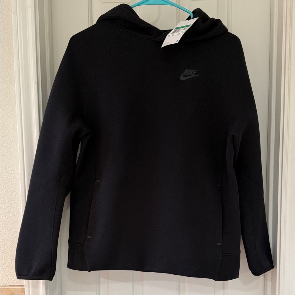 Nike Classic Black Pullover